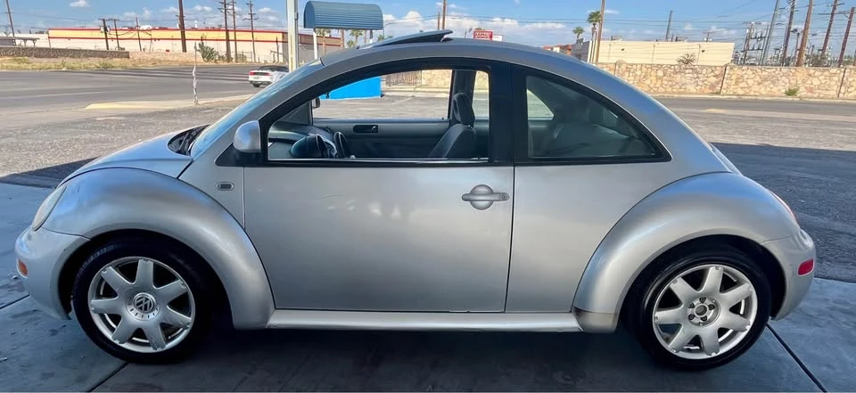 1999 Volkswagen New Beetle - Image 2 of 11