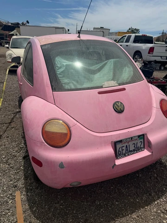 1999 Volkswagen New Beetle - Image 2 of 2