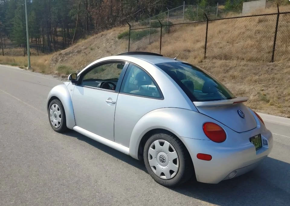 1999 Volkswagen New Beetle - Image 5 of 5
