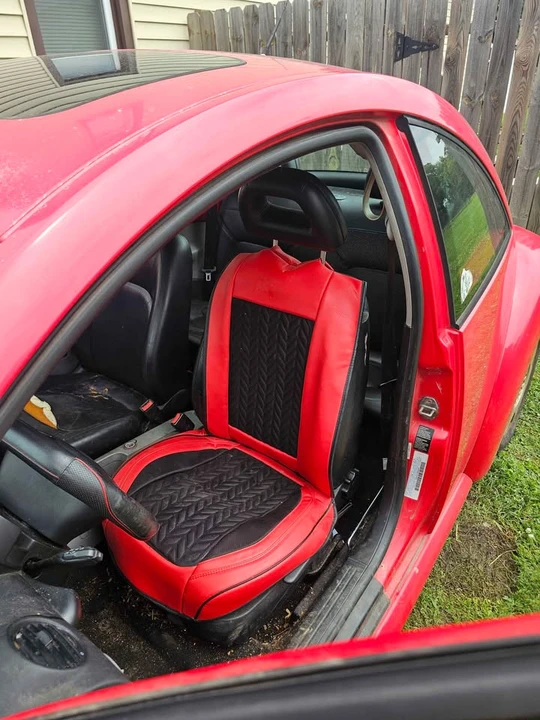 1999 Volkswagen New Beetle - Image 10 of 11