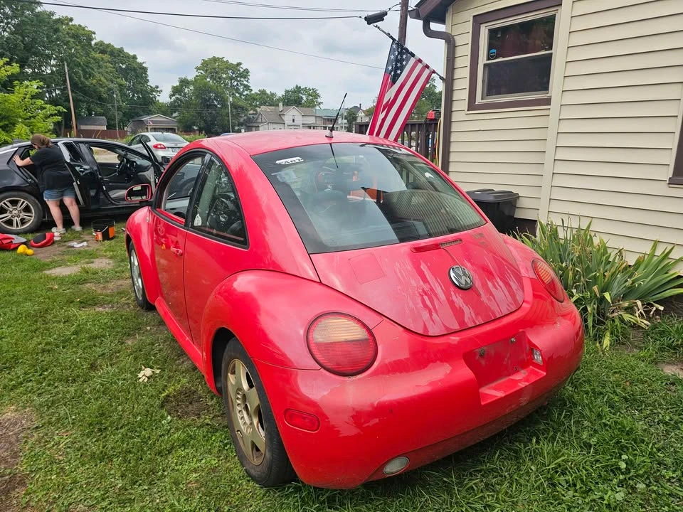1999 Volkswagen New Beetle - Image 2 of 11