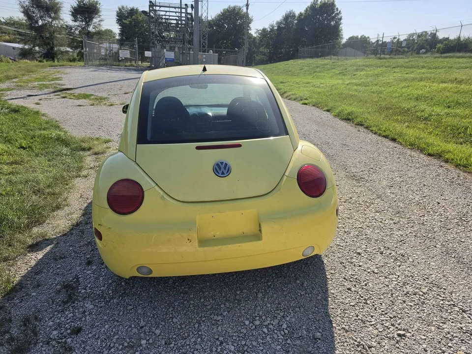 1999 Volkswagen New Beetle - Image 4 of 8