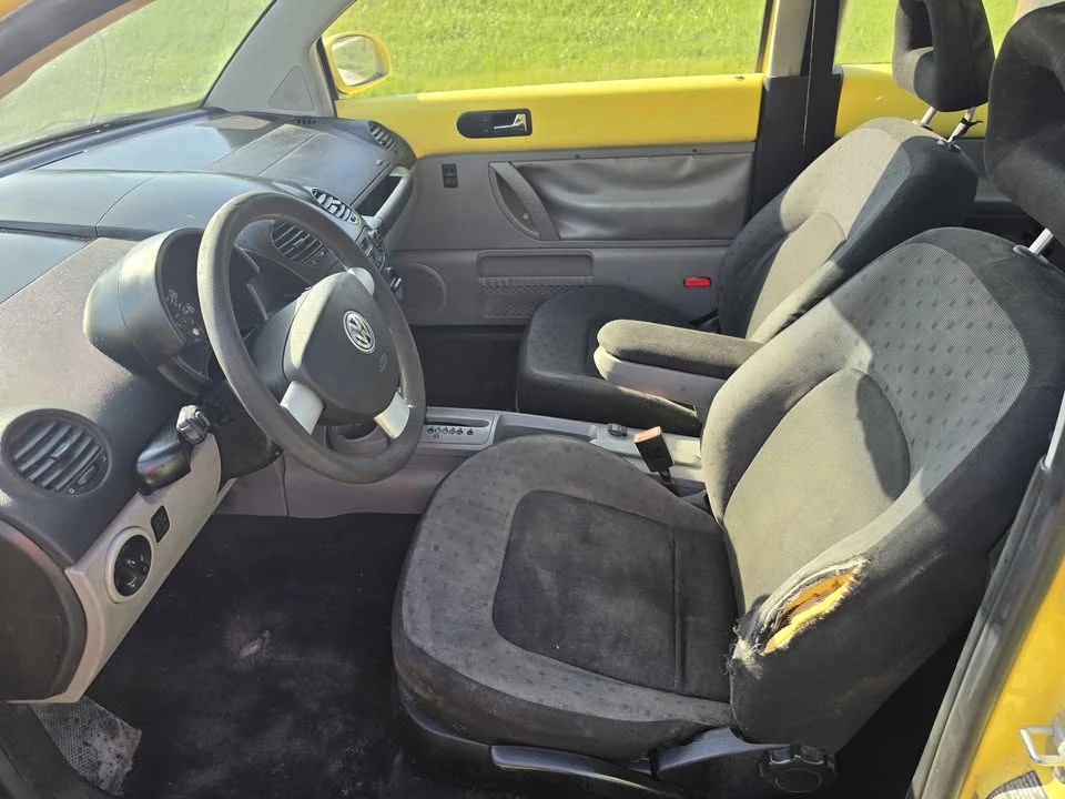 1999 Volkswagen New Beetle - Image 6 of 8
