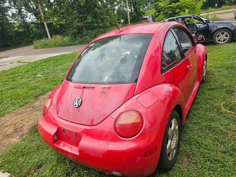 1999 Volkswagen New Beetle - Image 7 of 11