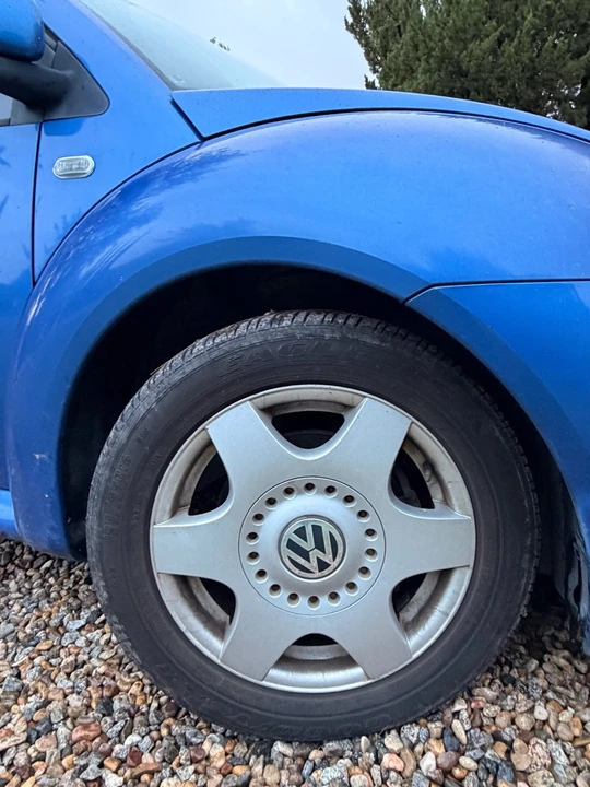 1999 Volkswagen New Beetle - Image 8 of 21