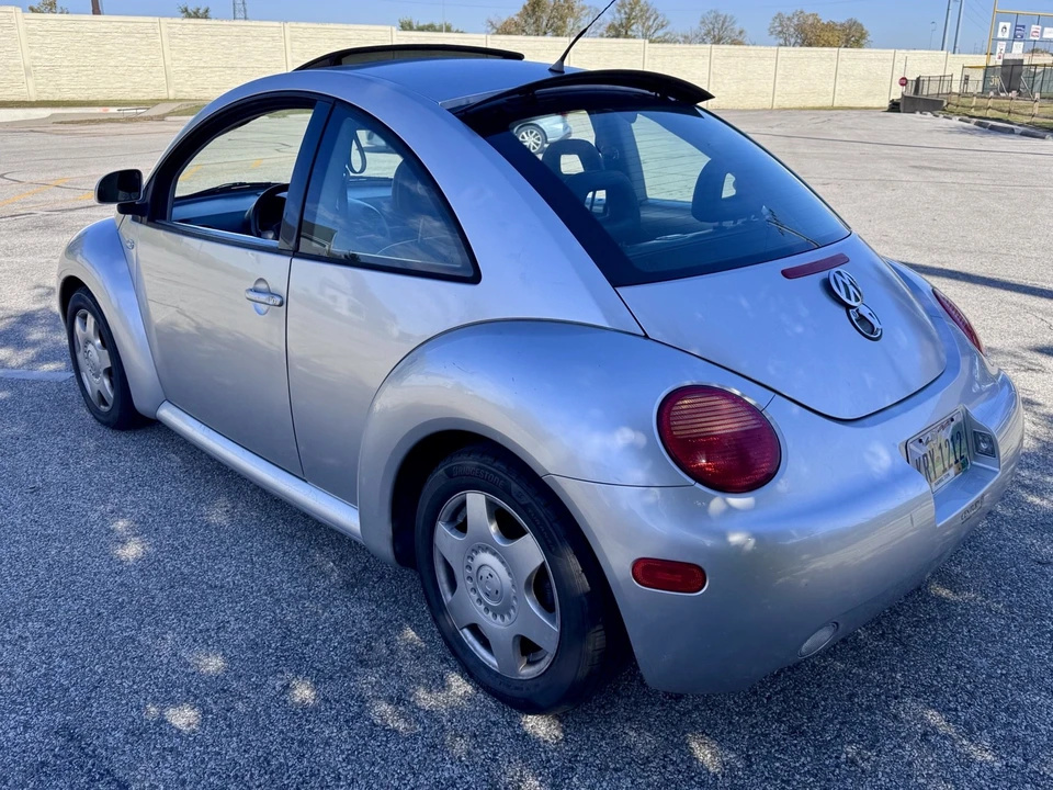 1999 Volkswagen New Beetle - Image 9 of 21