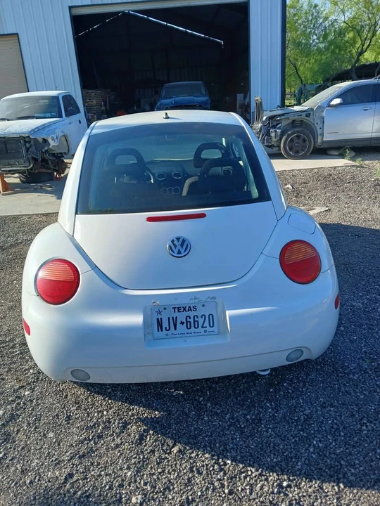 1999 Volkswagen New Beetle - Image 3 of 6