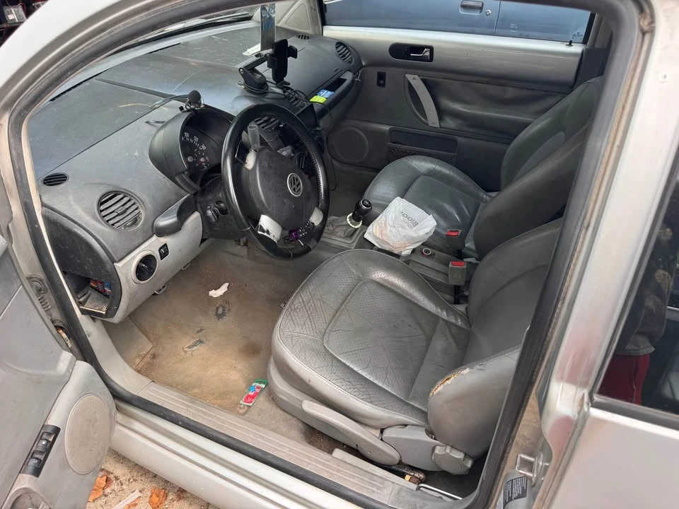 1999 Volkswagen New Beetle - Image 5 of 7