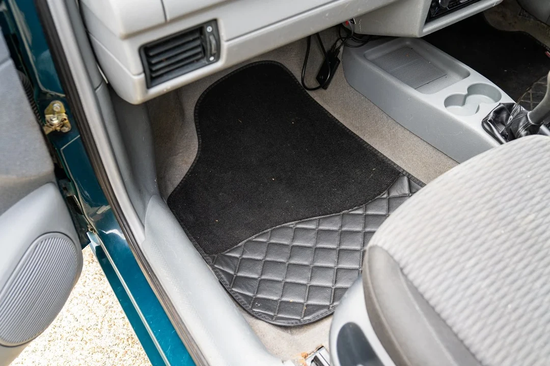 1999 Volkswagen Caddy/Rabbit Pickup - Image 23 of 30