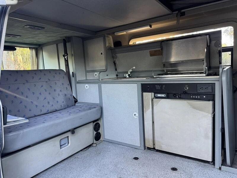 1999 Volkswagen EuroVan - Image 9 of 12