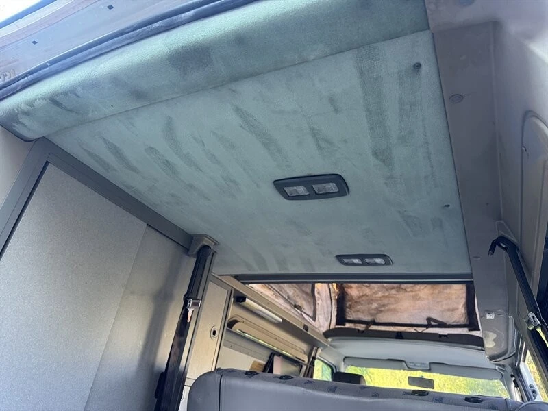1999 Volkswagen EuroVan - Image 20 of 21