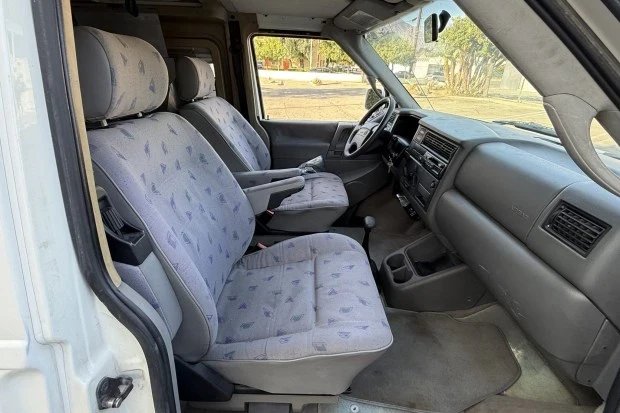 1999 Volkswagen EuroVan - Image 4 of 8
