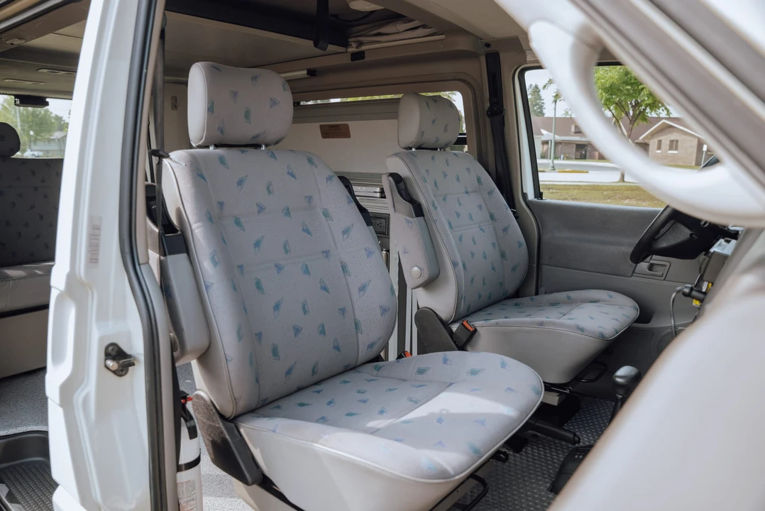 1999 Volkswagen EuroVan - Image 25 of 31