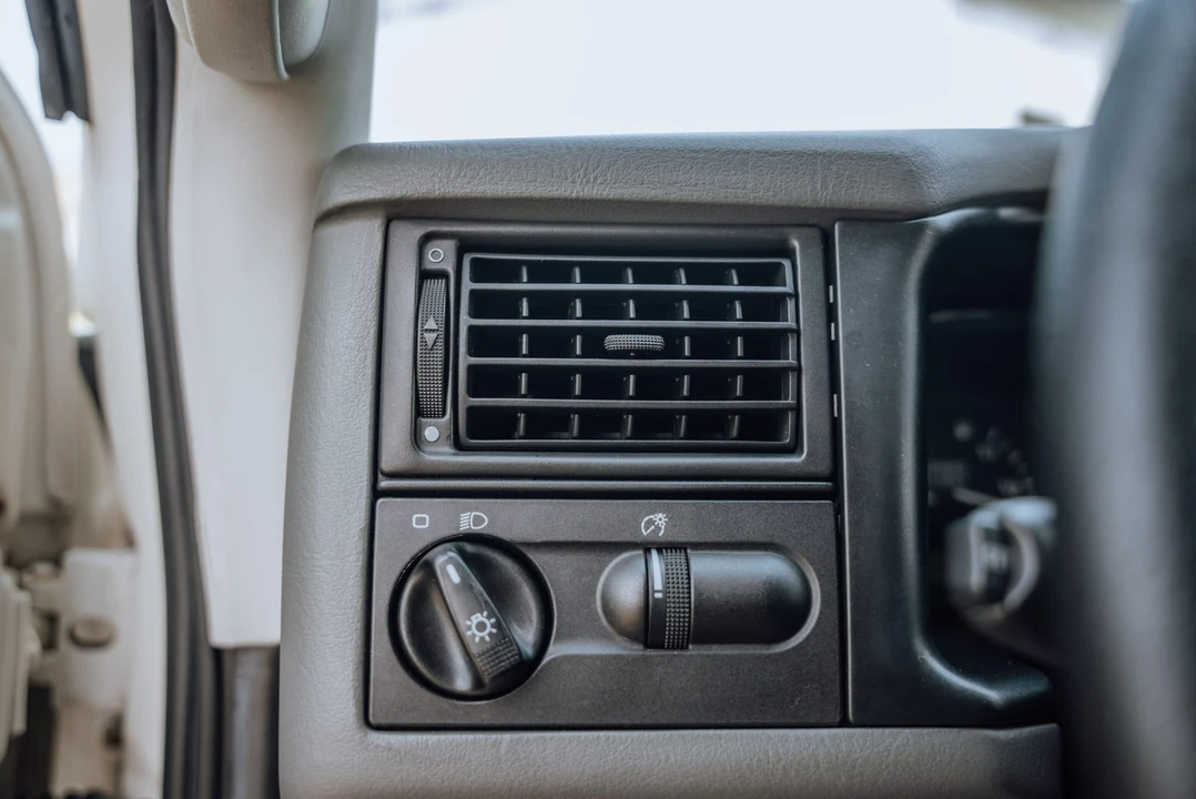1999 Volkswagen EuroVan - Image 31 of 31