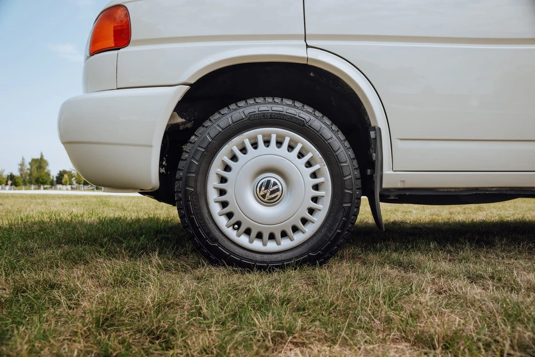 1999 Volkswagen EuroVan - Image 18 of 31