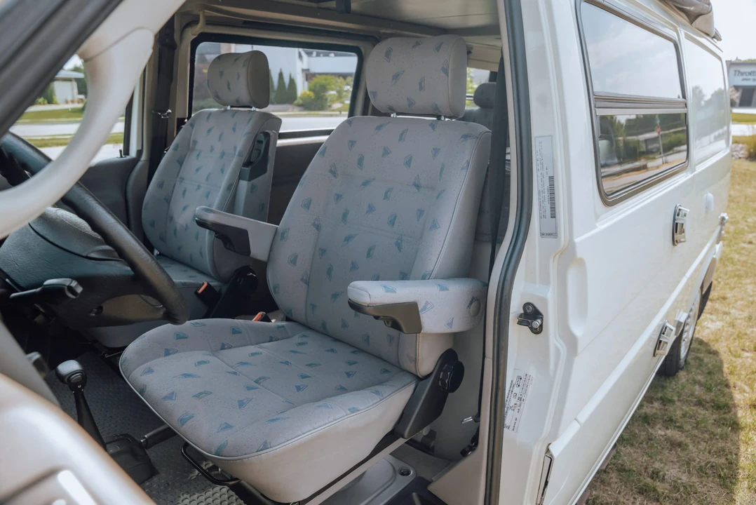 1999 Volkswagen EuroVan - Image 24 of 31