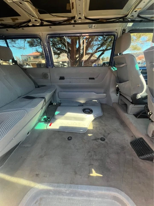 1999 Volkswagen EuroVan - Image 11 of 17