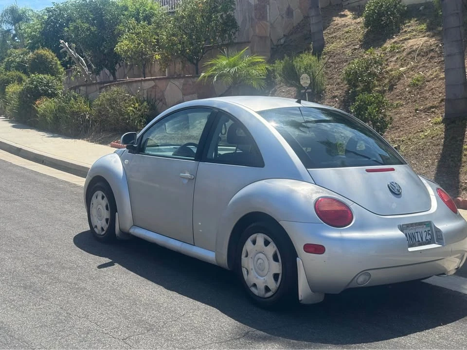 1999 Volkswagen New Beetle - Image 2 of 9
