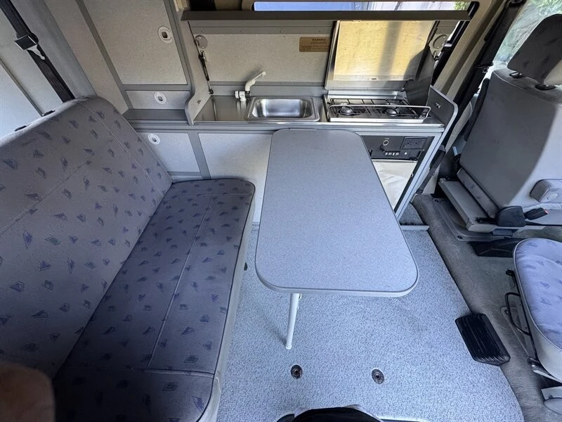1999 Volkswagen EuroVan - Image 2 of 12