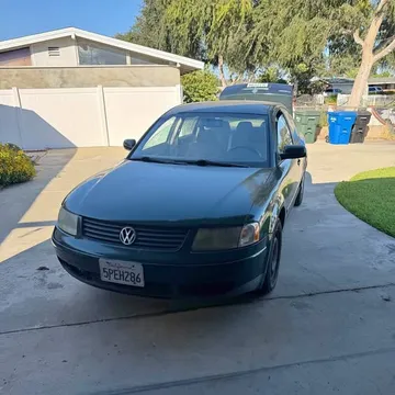 1999 Volkswagen Passat 1.8T S Sedan