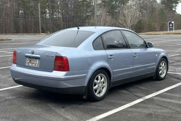 1999 Volkswagen Passat - Image 2 of 8