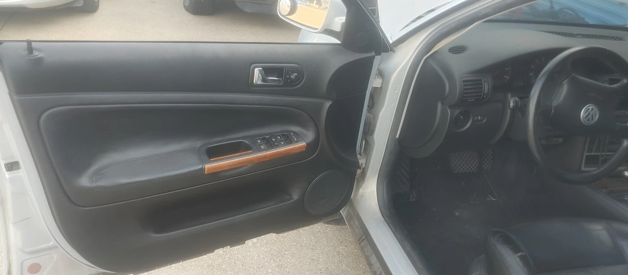 1999 Volkswagen Passat - Image 6 of 13