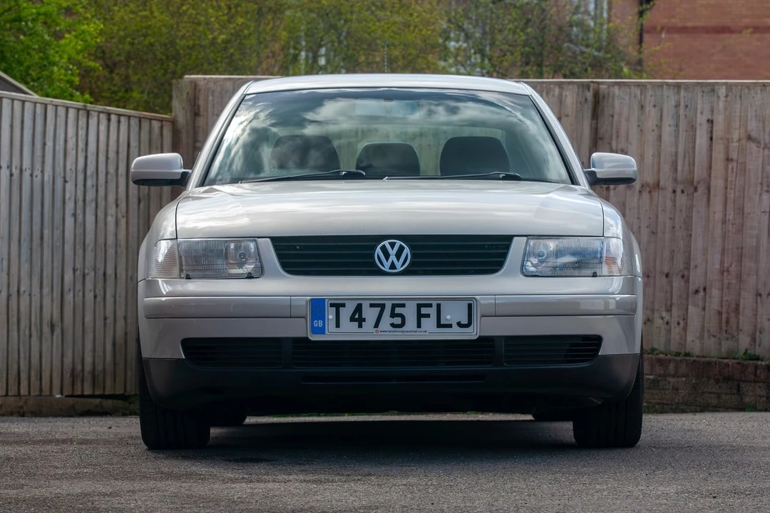 1999 Volkswagen Passat - Image 2 of 30