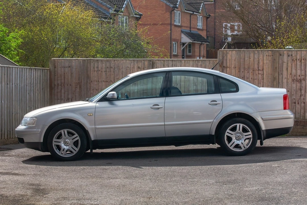 1999 Volkswagen Passat - Image 7 of 30
