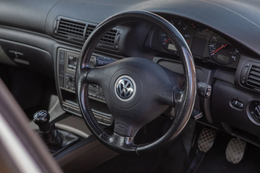 1999 Volkswagen Passat - Image 27 of 30