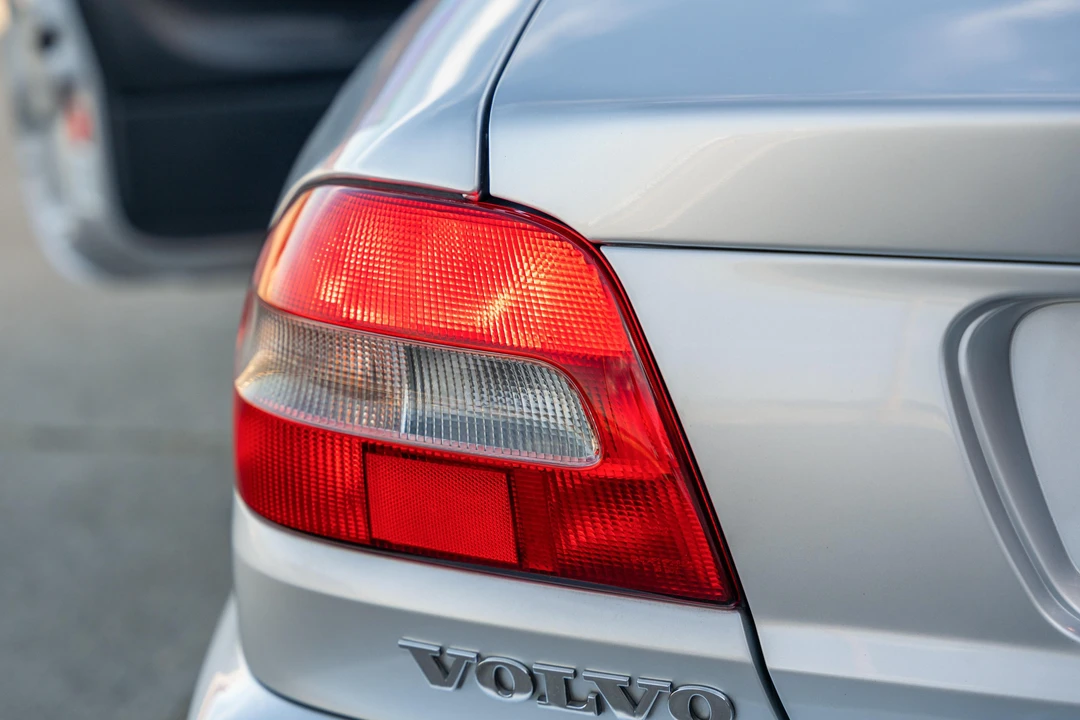 1999 Volvo C70 1st Gen - Image 28 of 31