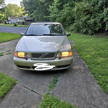 1999 Volvo S70 SE Sedan 4D