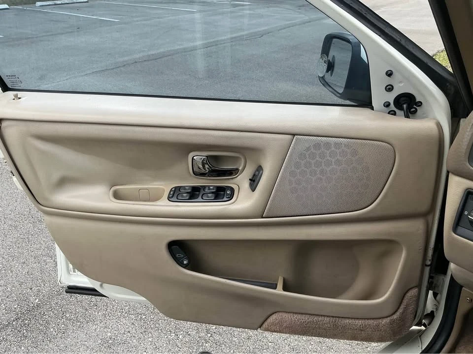 1999 Volvo S70 - Image 9 of 15