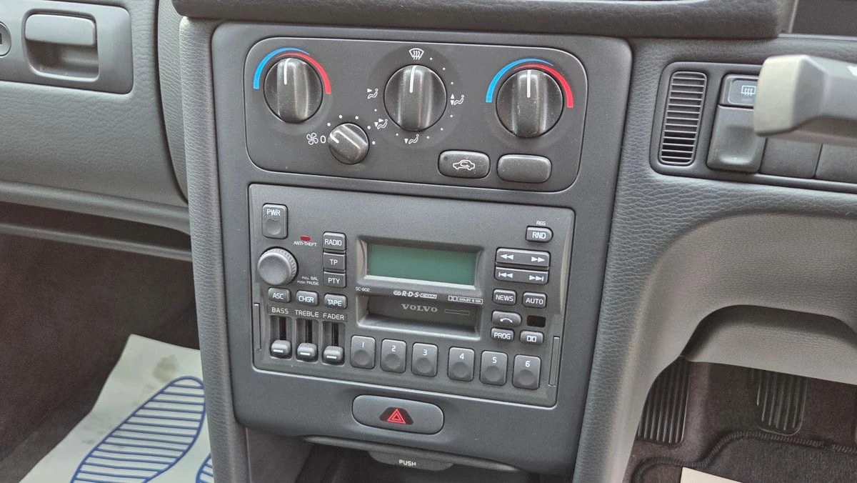 1999 Volvo V70 1st Gen - Image 21 of 30