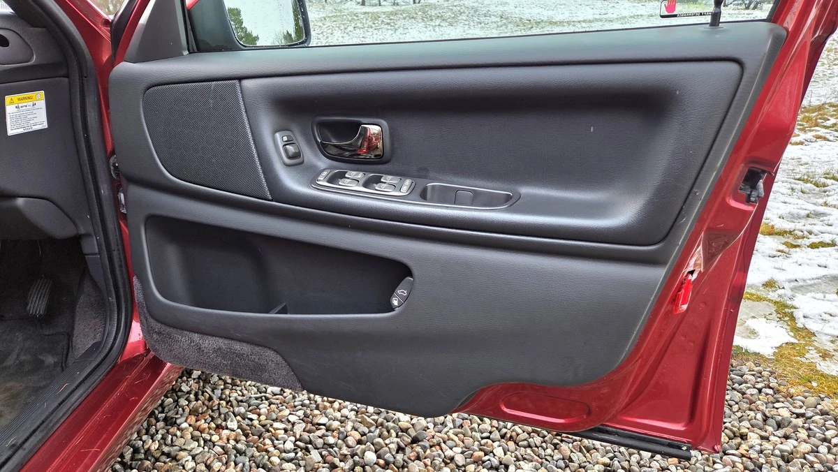 1999 Volvo V70 1st Gen - Image 16 of 30