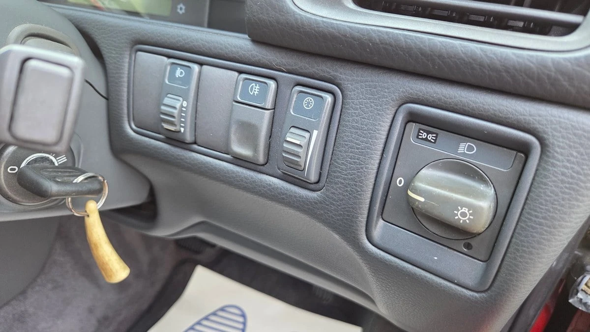 1999 Volvo V70 1st Gen - Image 24 of 30