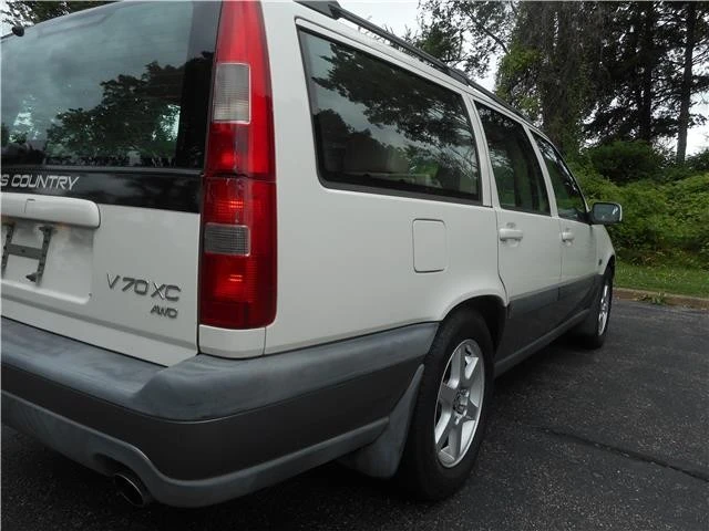 1999 Volvo V70 XC 1st Gen - Image 4 of 12