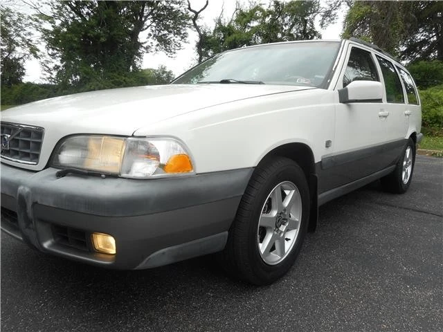 1999 Volvo V70 XC 1st Gen - Image 10 of 12