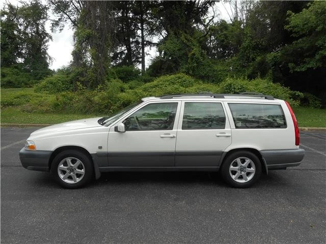 1999 Volvo V70 XC 1st Gen - Image 8 of 12