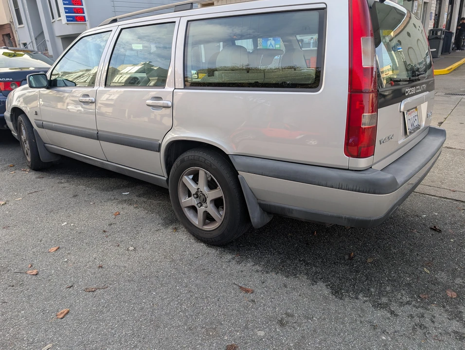 1999 Volvo V70 XC 1st Gen - Image 8 of 31