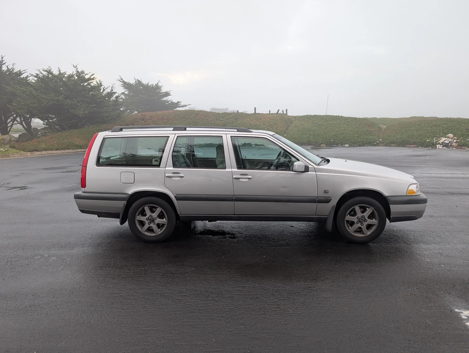 1999 Volvo V70 XC 1st Gen - Image 10 of 31