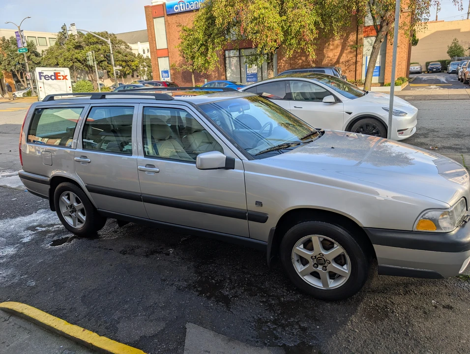 1999 Volvo V70 XC 1st Gen - Image 11 of 31