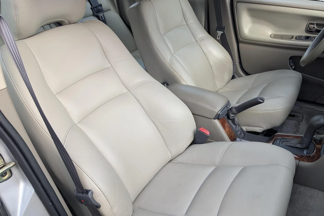 1999 Volvo V70 XC 1st Gen - Image 28 of 31