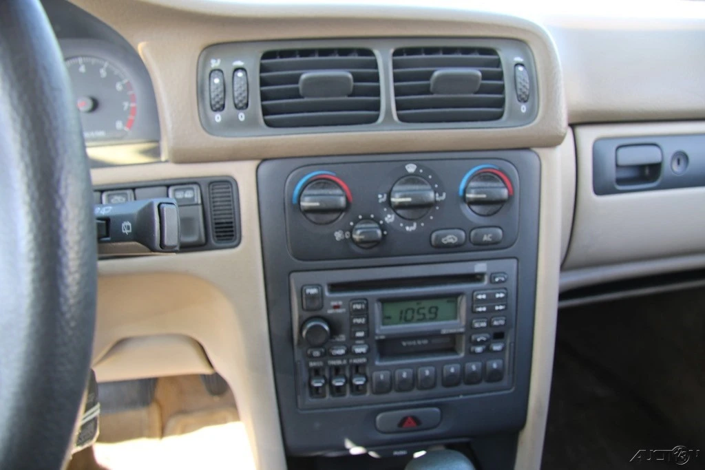1999 Volvo V70 1st Gen - Image 16 of 21