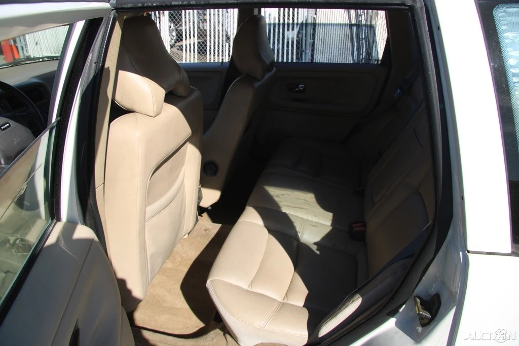1999 Volvo V70 1st Gen - Image 19 of 21