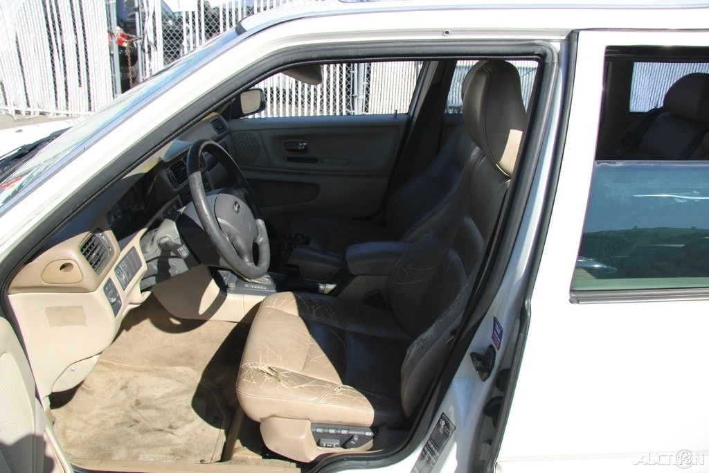 1999 Volvo V70 1st Gen - Image 12 of 21