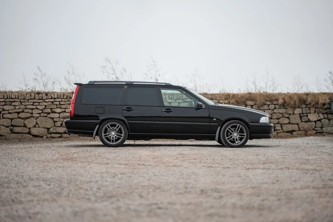 1999 Volvo V70 R 1st Gen - Image 2 of 30