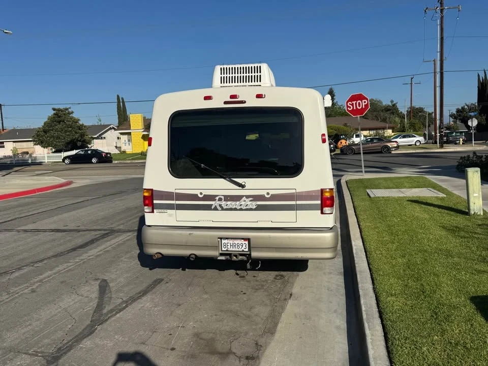 1999 Winnebago - Image 3 of 16
