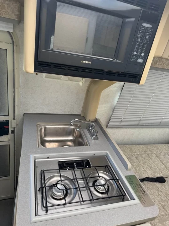 1999 Winnebago - Image 15 of 16