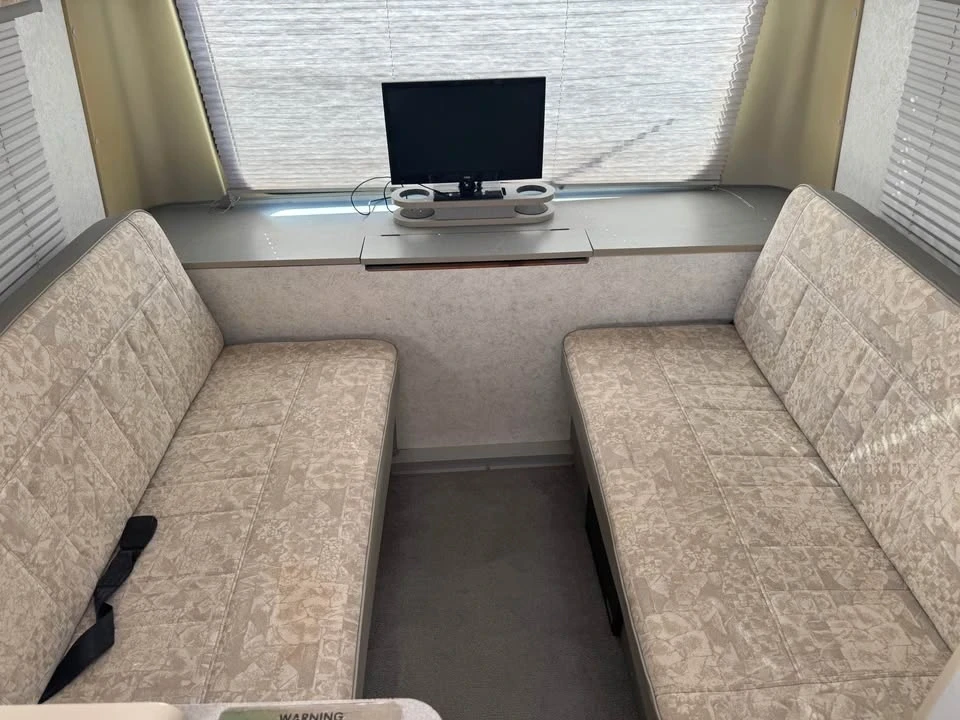 1999 Winnebago - Image 13 of 16