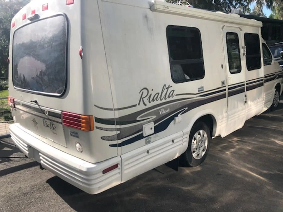 1999 Winnebago - Image 2 of 11
